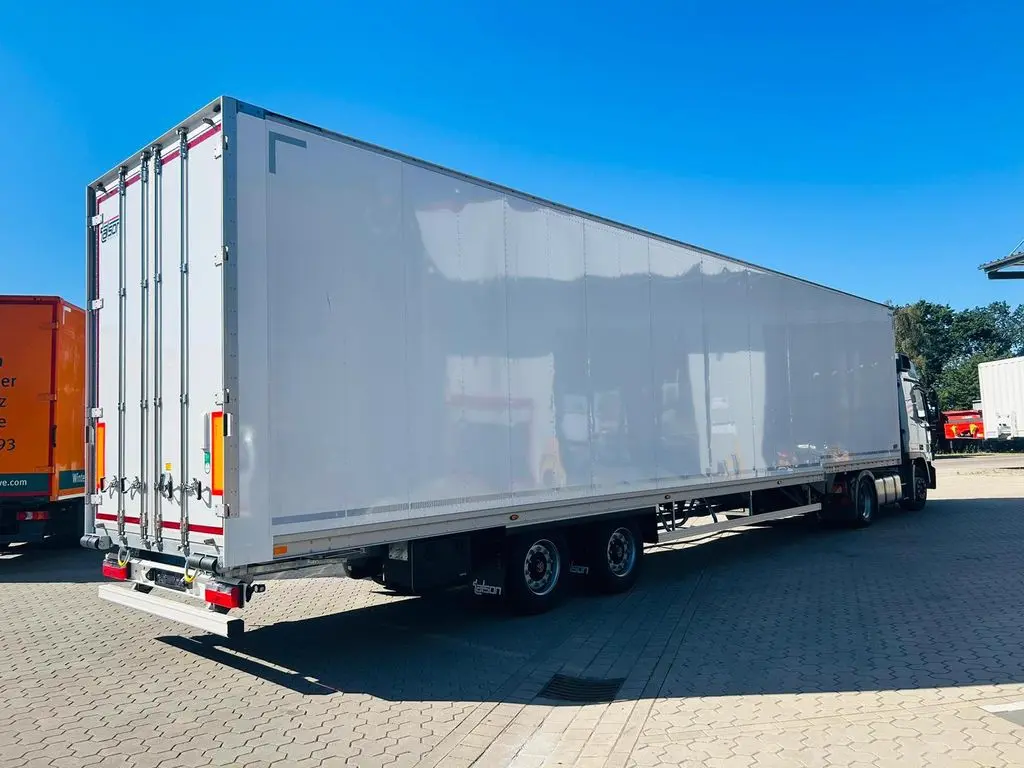 Talson 2-Achs Mega Kofferauflieger  Event Trucking