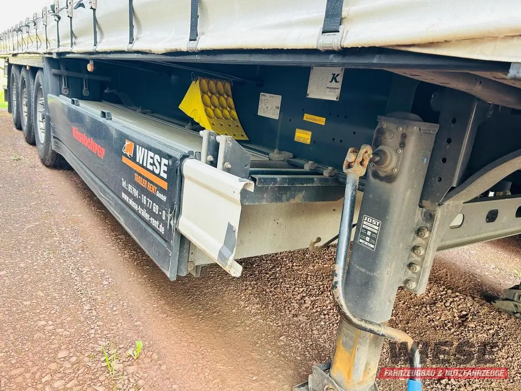 Kässbohrer Schiebeplanen Auflieger