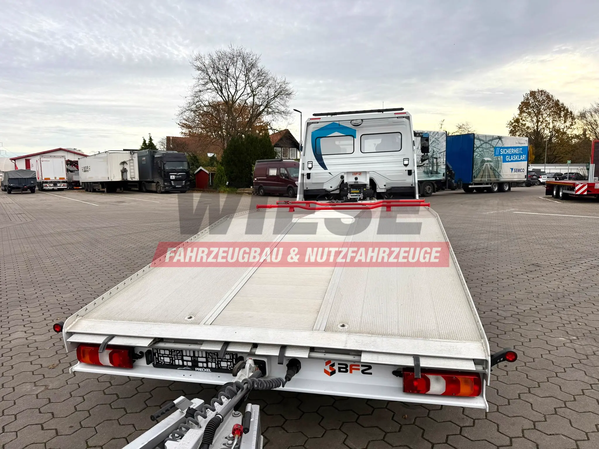 Mercedes-Benz Atego 918L Autotransporter mit BFZ Anhänger