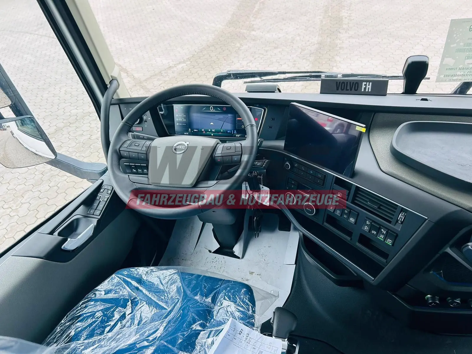 Volvo FH 500 8x2 Arbeitsbühnen Transporter LBW 9t