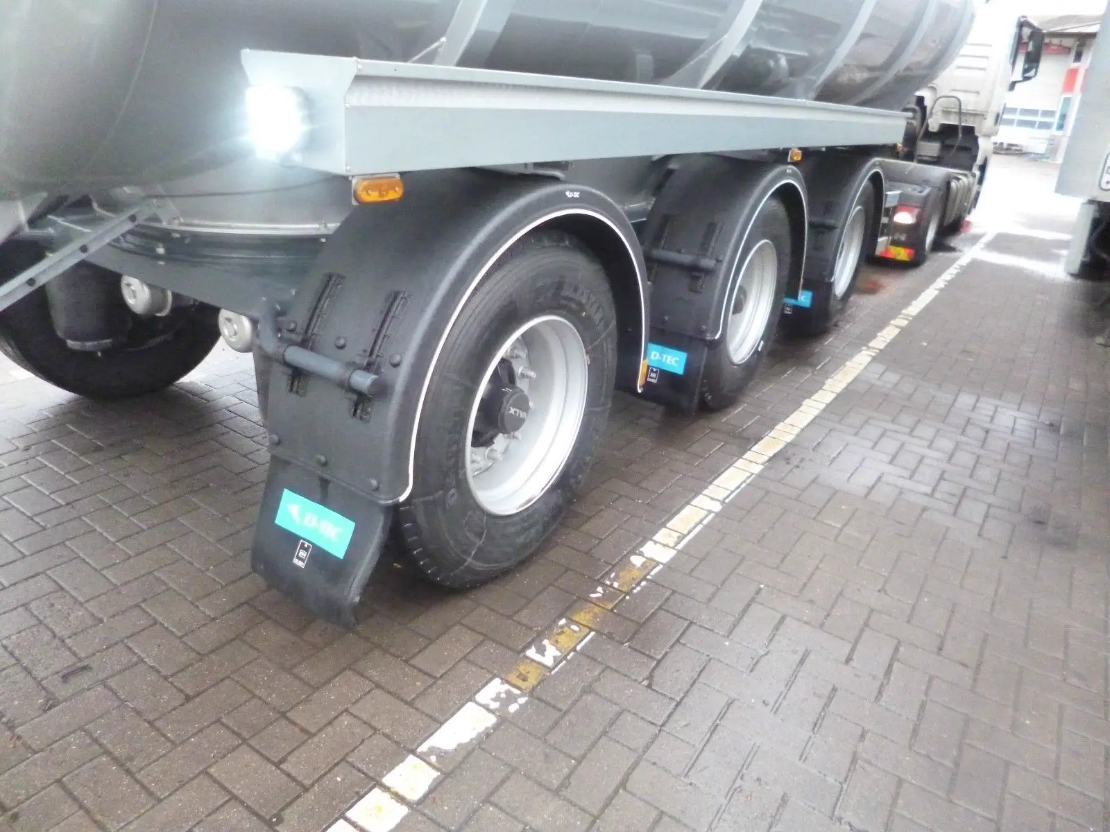 D-TEC Gülletanker FV2011 Zwangslenkung