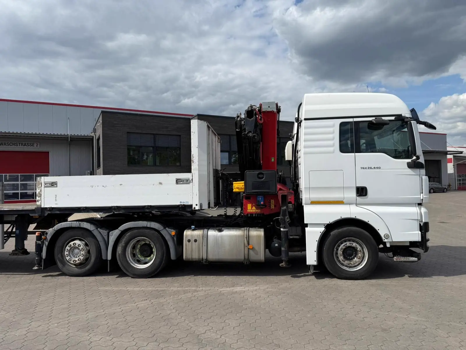 MAN TGX 26.440 6x2 mit HMF 3000-5 Kran TÜV NEU