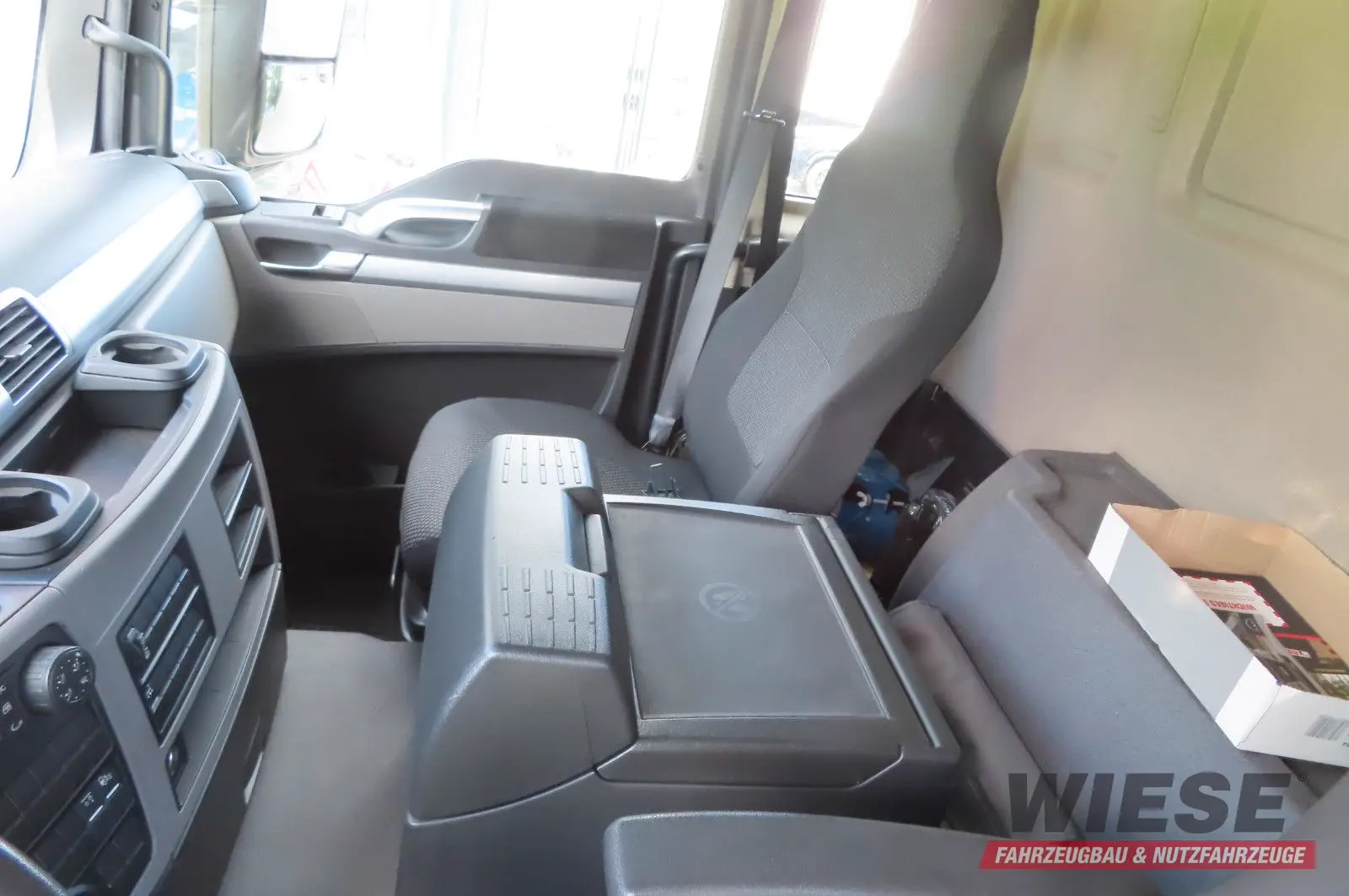 MAN TGX 26.500 6x2 - Baustoff - HIAB Kran