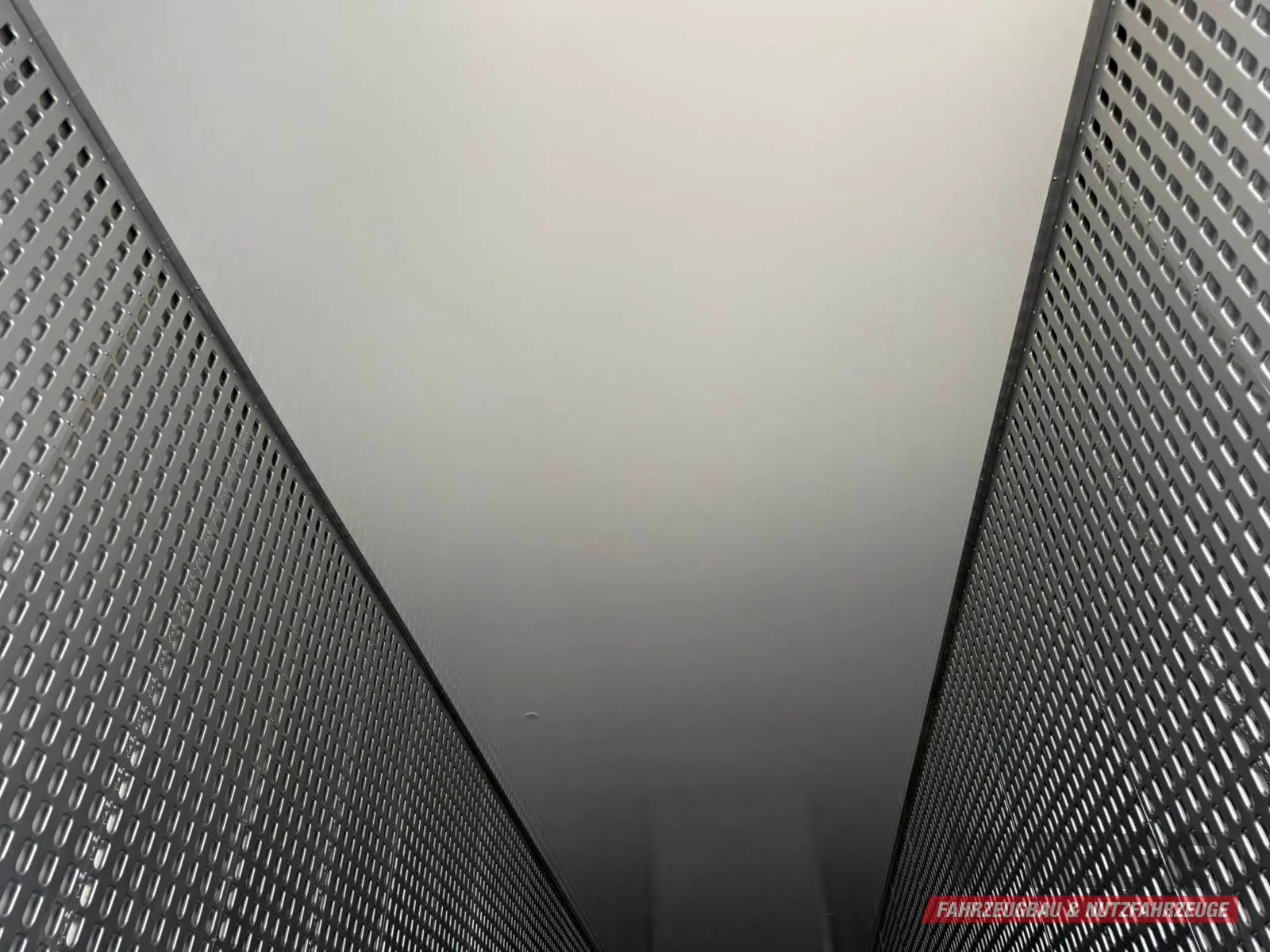 Talson TGG TAL 12/18 Mega Kofferauflieger Kleidung 99m³