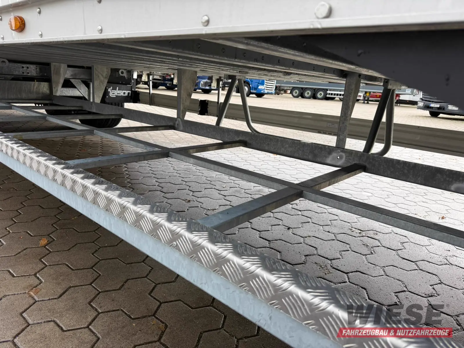 Talson TGG TAL 12/18 Mega Kofferauflieger Kleidung 99m³