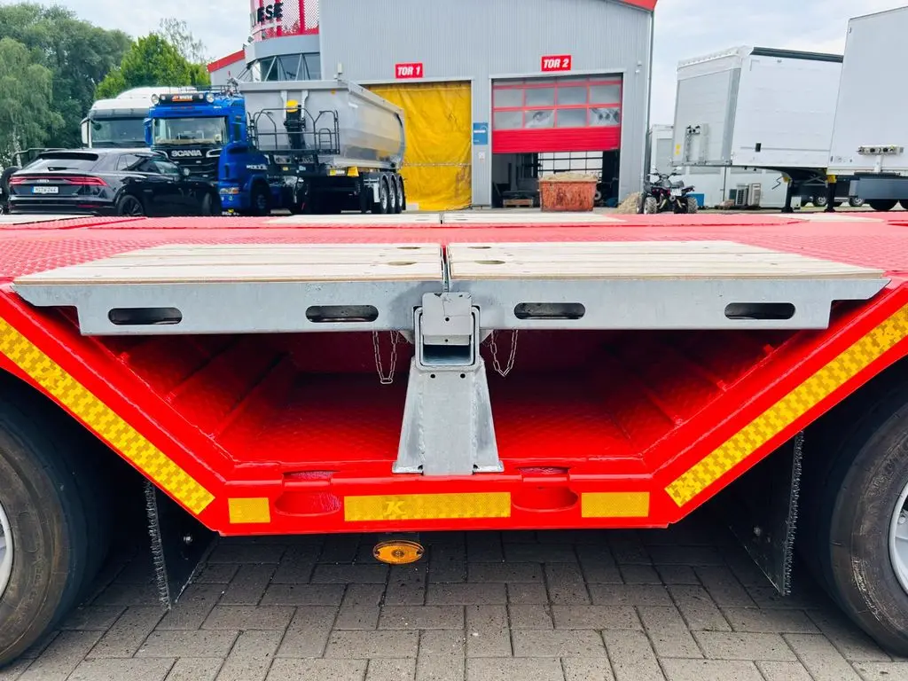Kässbohrer KSLA RJ Mega Jumbo Tieflader mit Radmulden tele