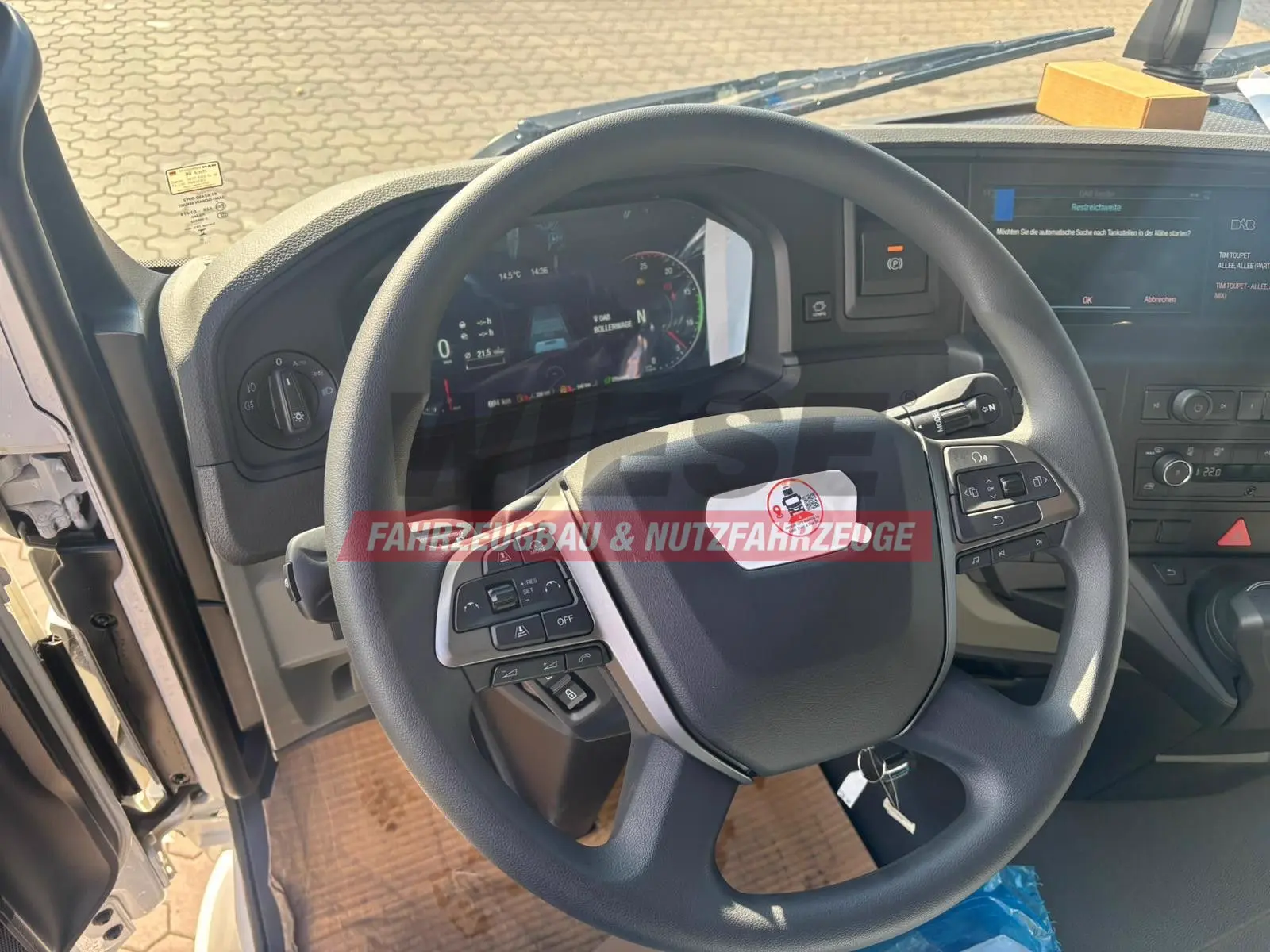 MAN Baumaschinen-  Arbeitsbühnentransporter Rampen