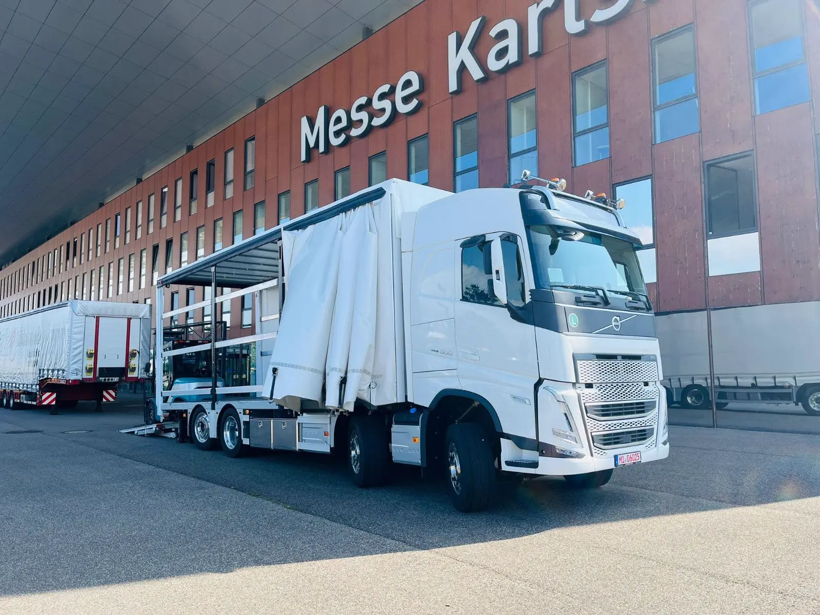 Volvo FH 500 8x2 Arbeitsbühnen Transporter LBW 9t