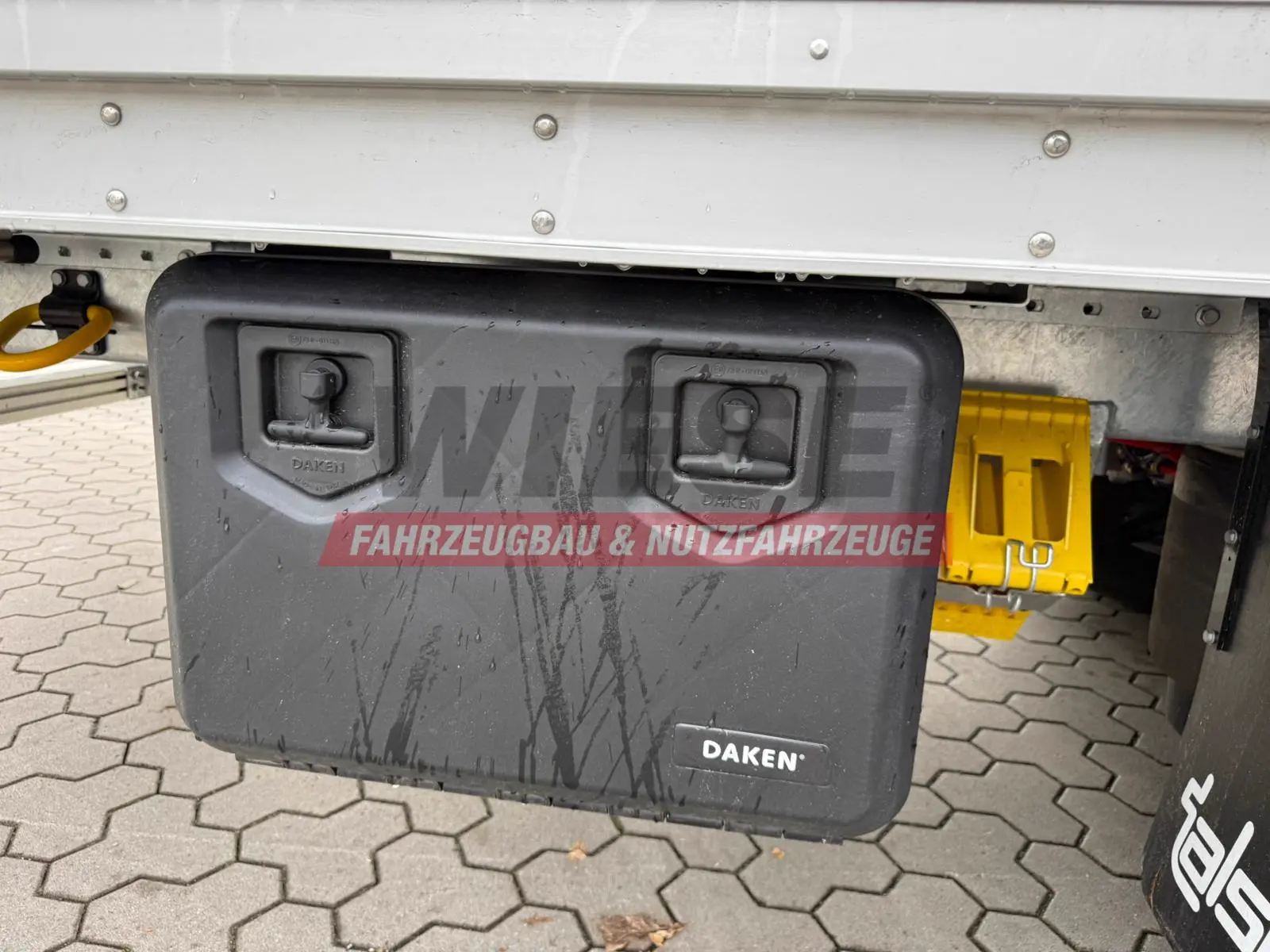 Talson TGG TAL 12/18 Mega Kofferauflieger Kleidung 99m³