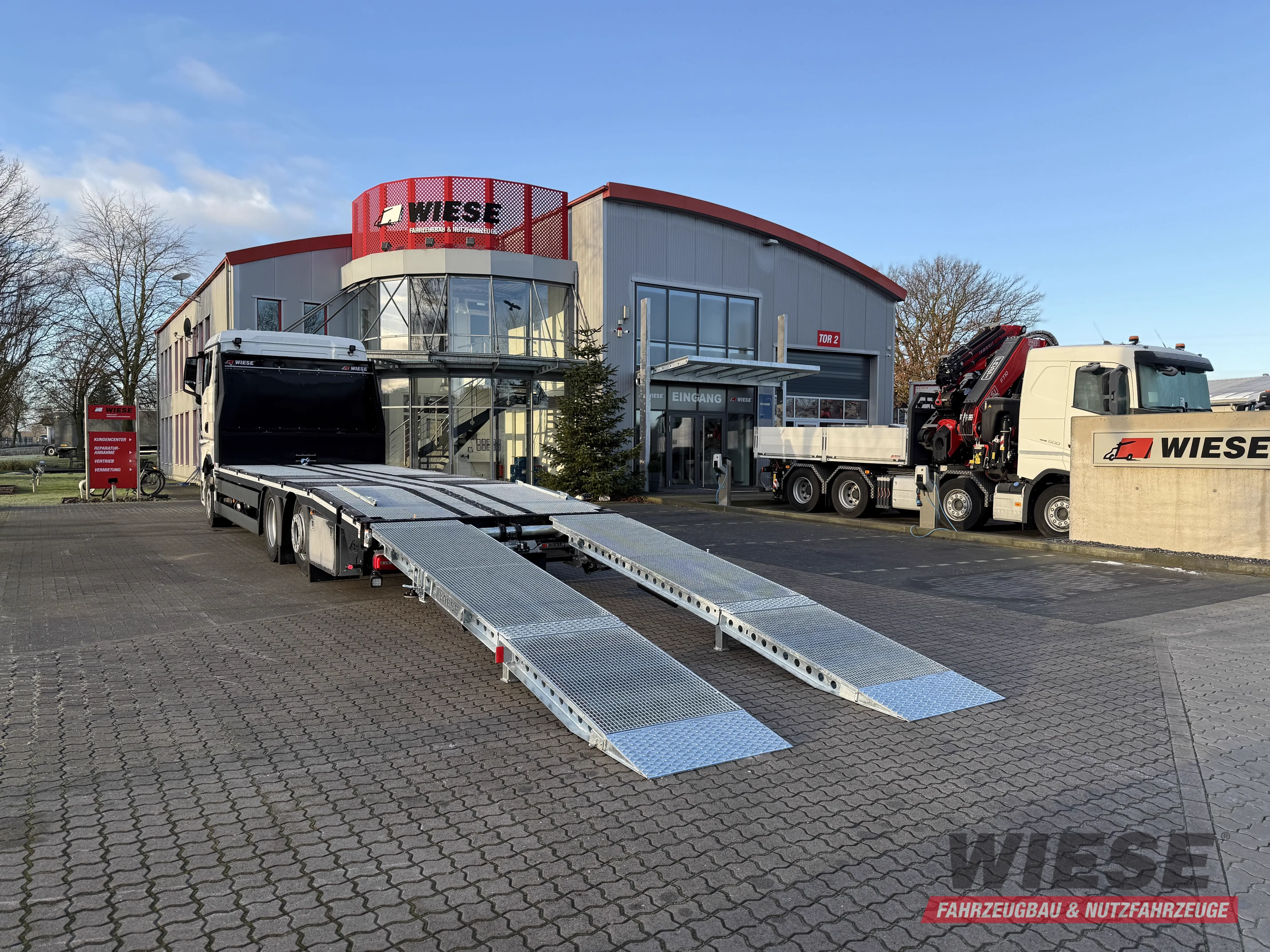 MAN Baumaschinen- Arbeitsbühnentransporter Rampen