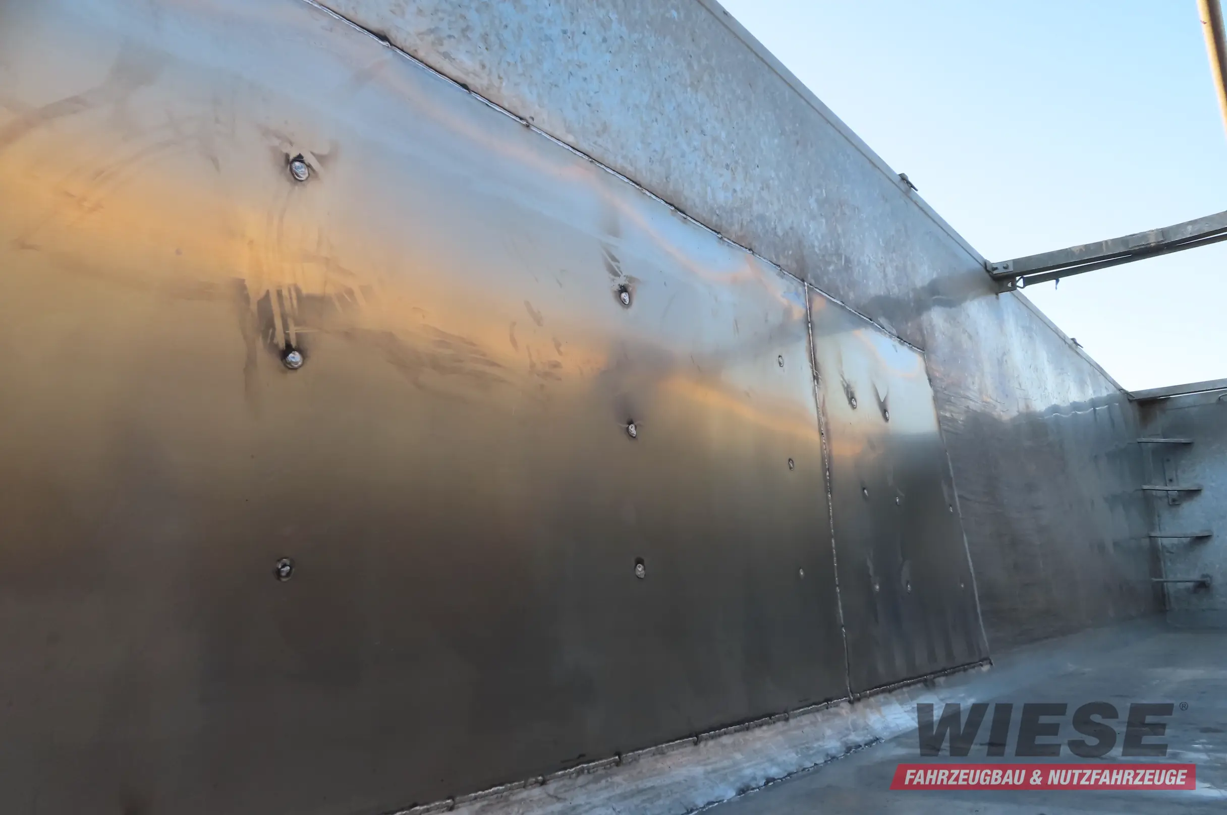 Benalu Benalu Kipper Landliner 50m³