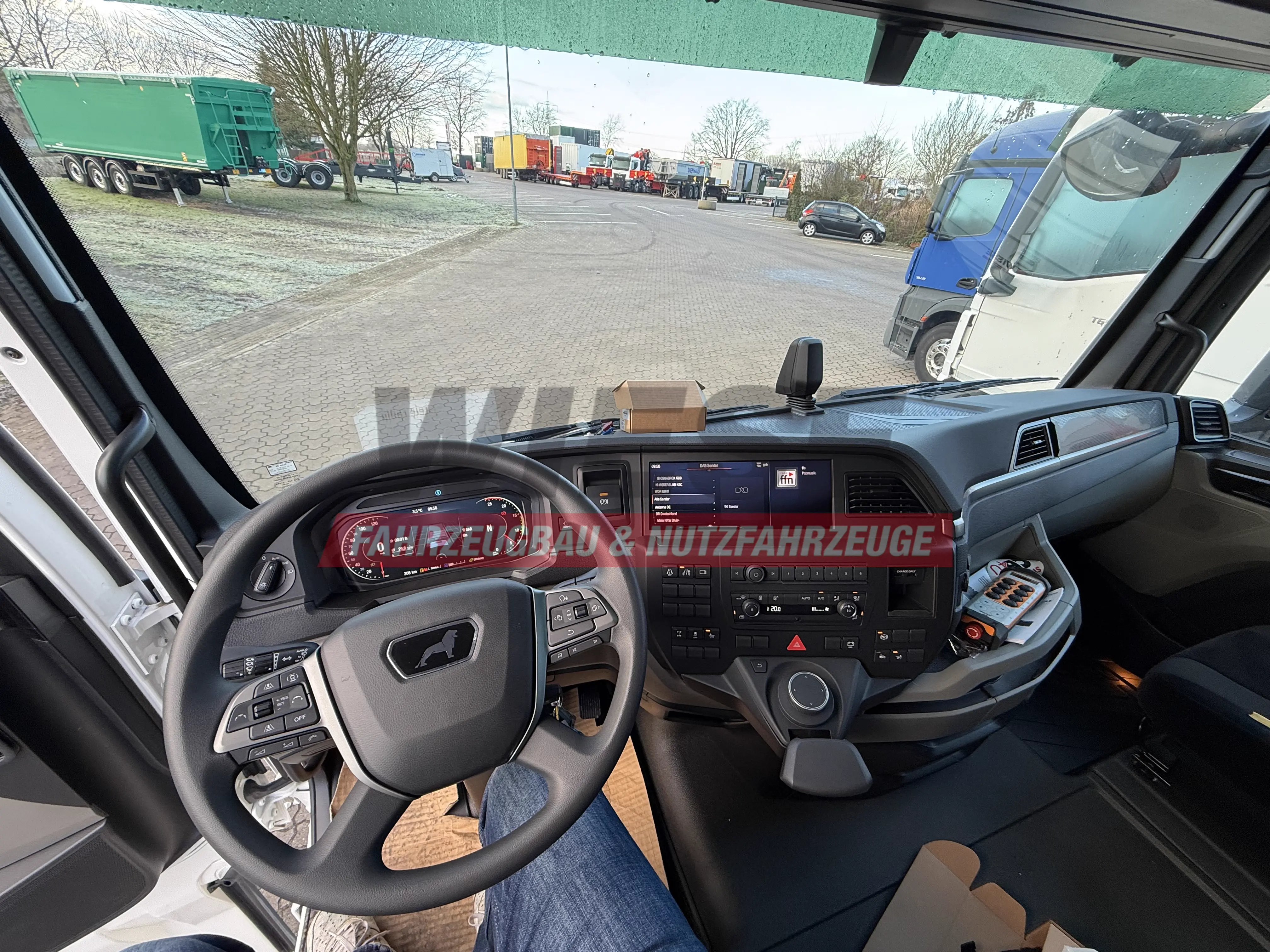 MAN Baumaschinen- Arbeitsbühnentransporter Rampen