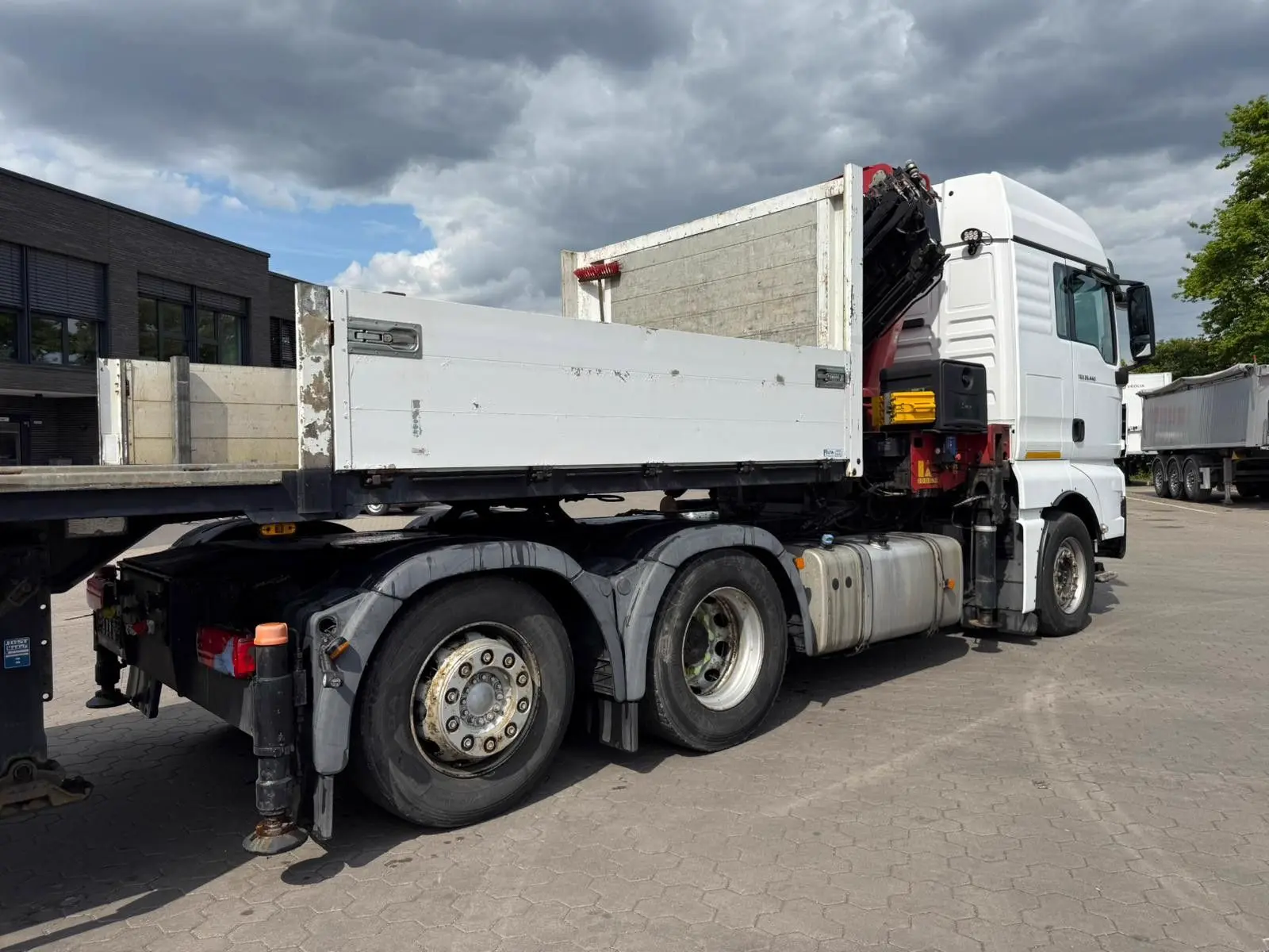 MAN TGX 26.440 6x2 mit HMF 3000-5 Kran TÜV NEU