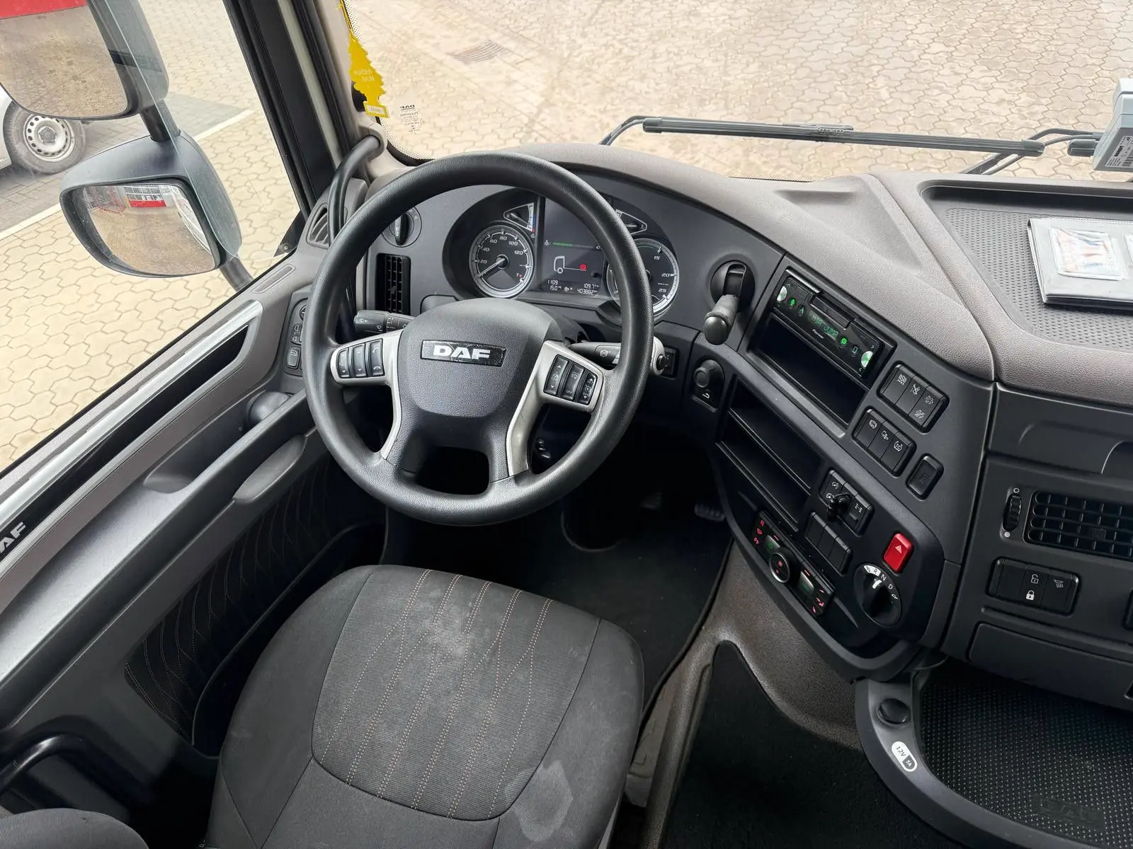 DAF XF 530 FT mit Hydraulik sehr gepflegt