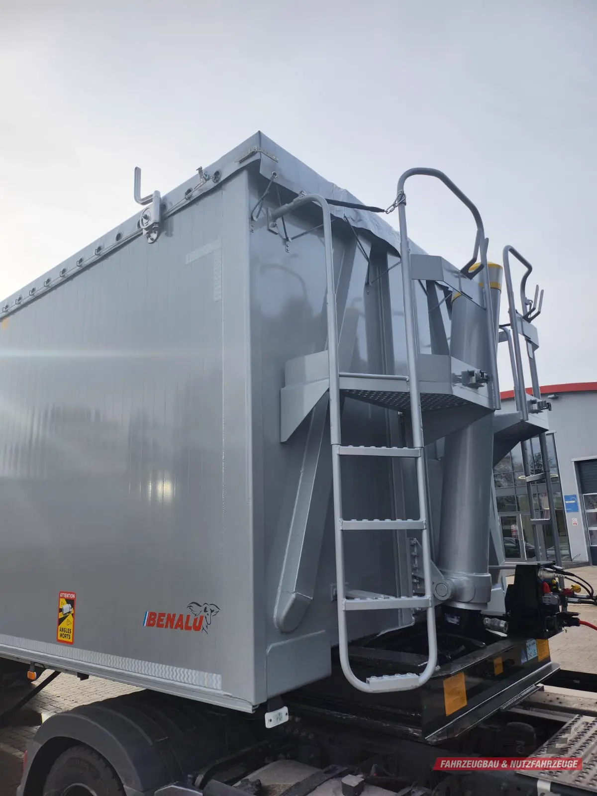 Benalu OPTILINER 60 - 63m³ Türen Palettenbreite