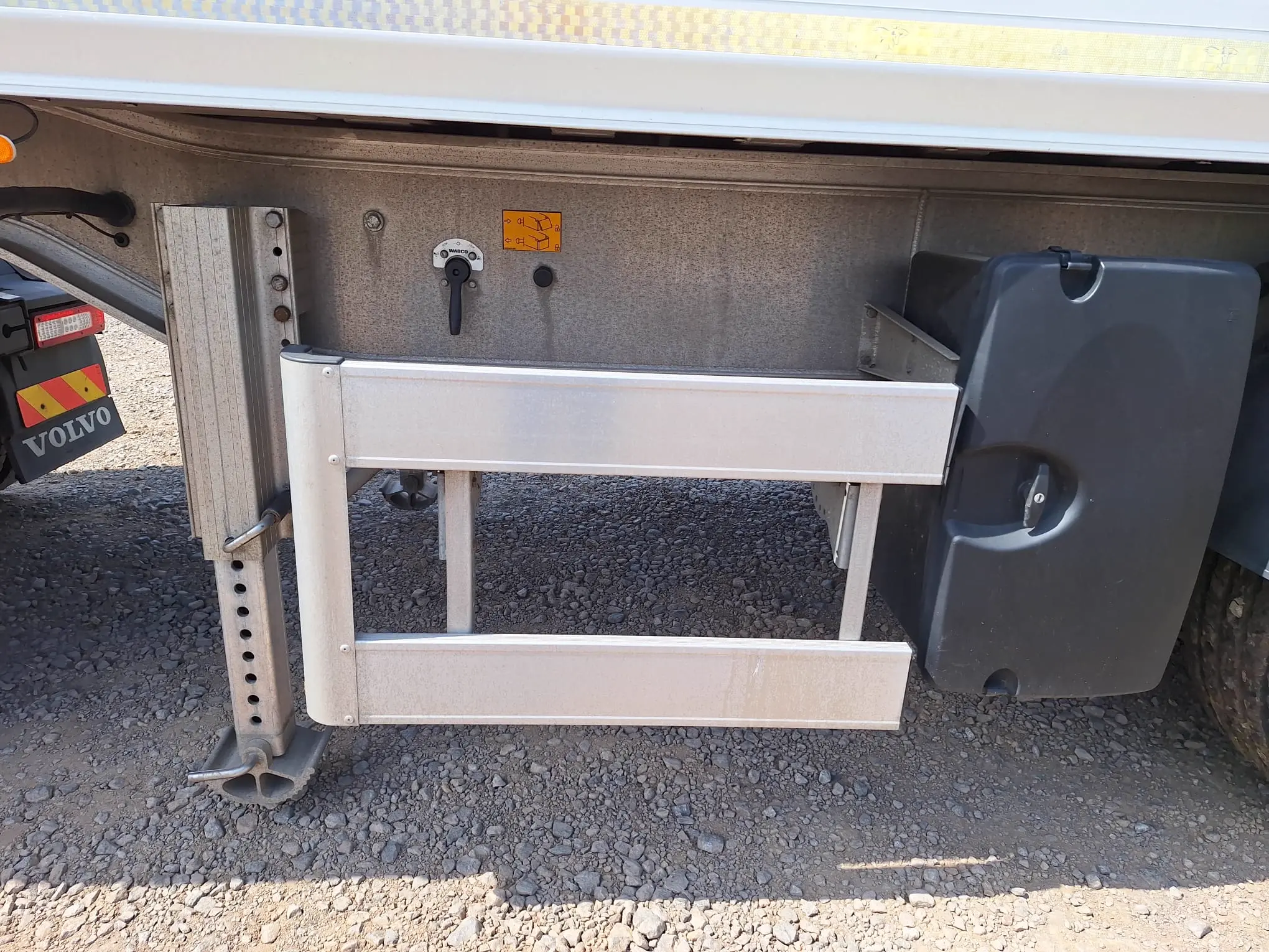 Benalu Bulkliner S 95  50m³ Kombiklappe
