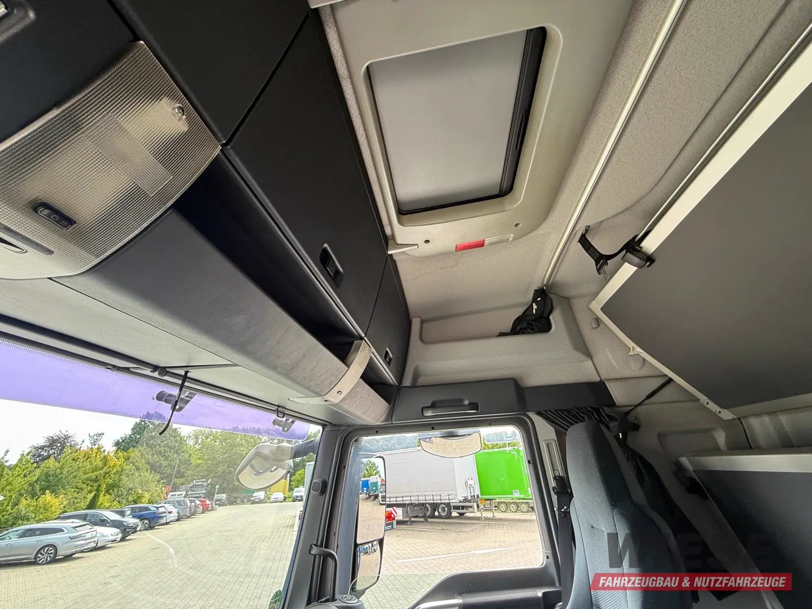 MAN TGA Schwenkwand-Getränkeaufbau incl. Anhänger