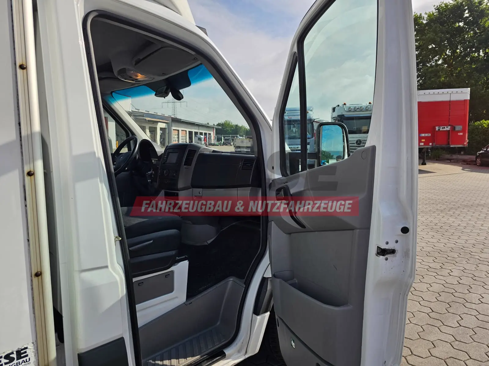 Mercedes-Benz Sprinter mit Kofferaufbau