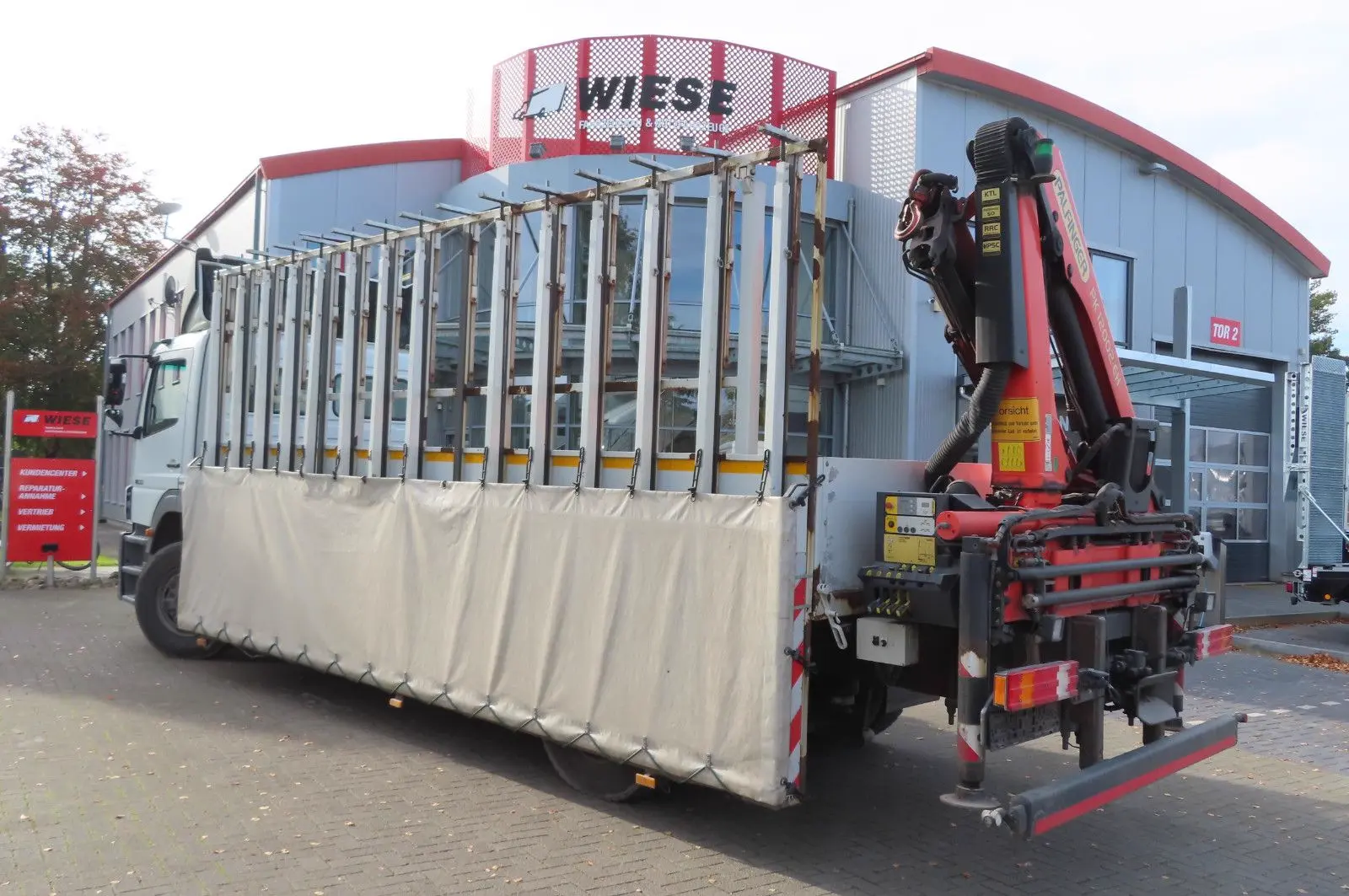 Mercedes-Benz Axor  1833 L - Glastransporter Kran Palfinger